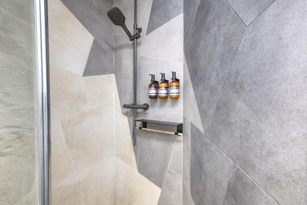 Superbe Appartement, Hypercentre, 4Chambres. 베지에 외부 사진